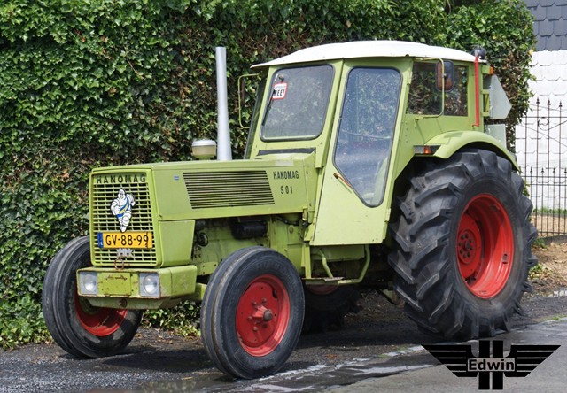 Hanomag Robust 900