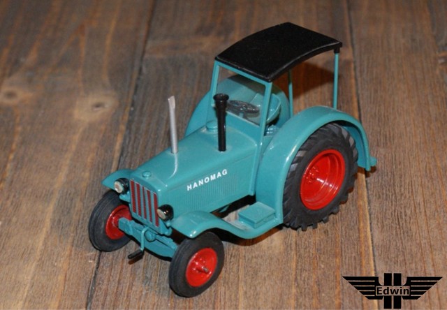 Hanomag Robust 900